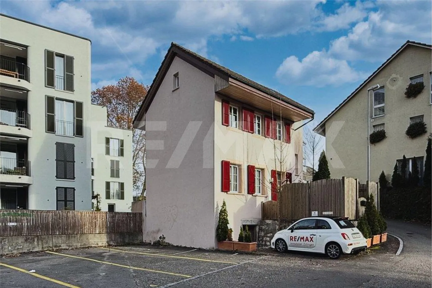 Your new home with history and charm overlooking the Aarburg fortress - Photo 1 of 12