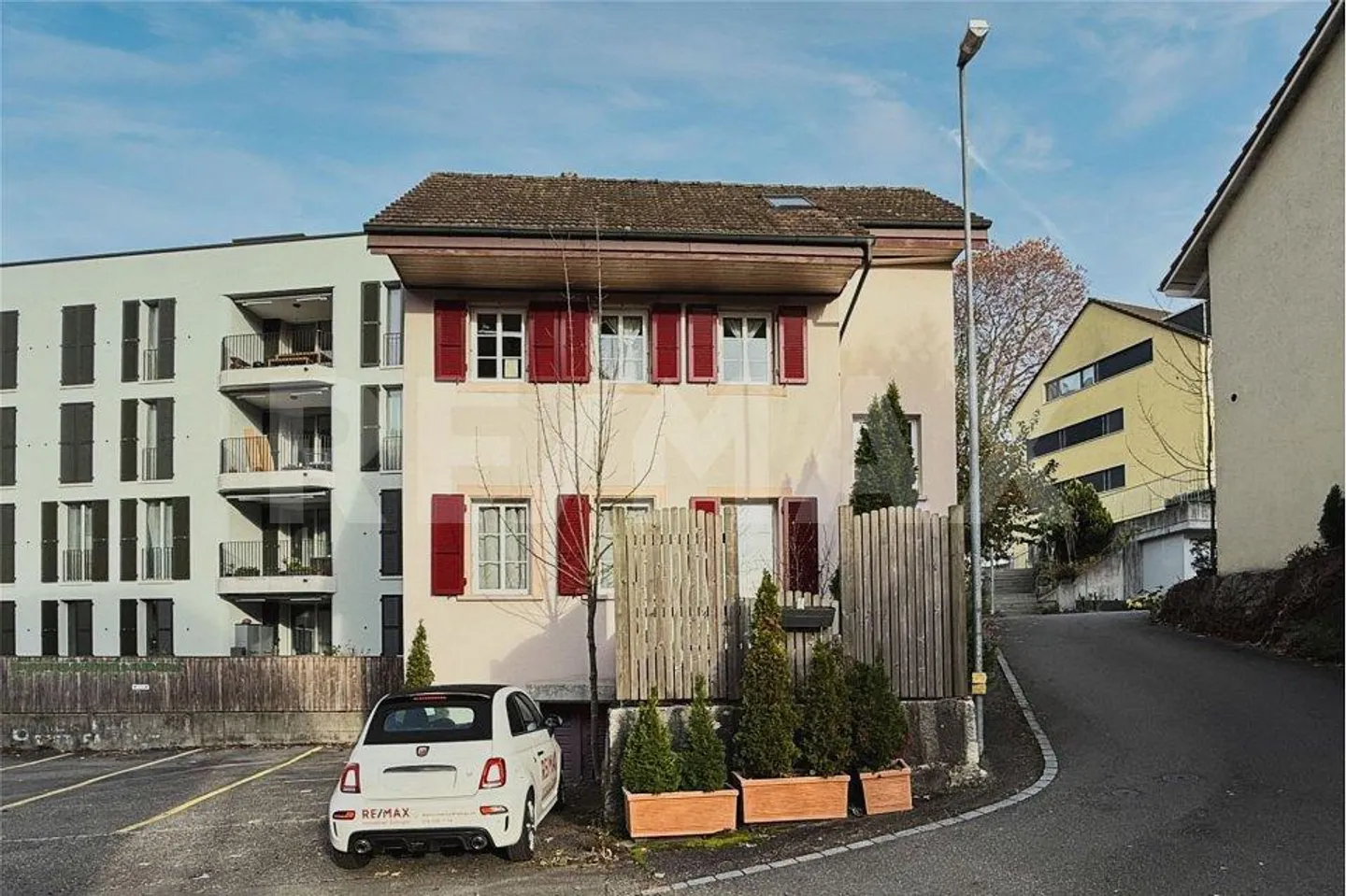 Your new home with history and charm overlooking the Aarburg fortress - Photo 2 of 12