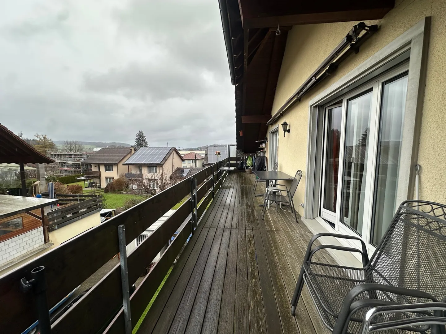 Charmante appartement sous les toits de 4 pièces à Fahrwangen - Photo 6 sur 7