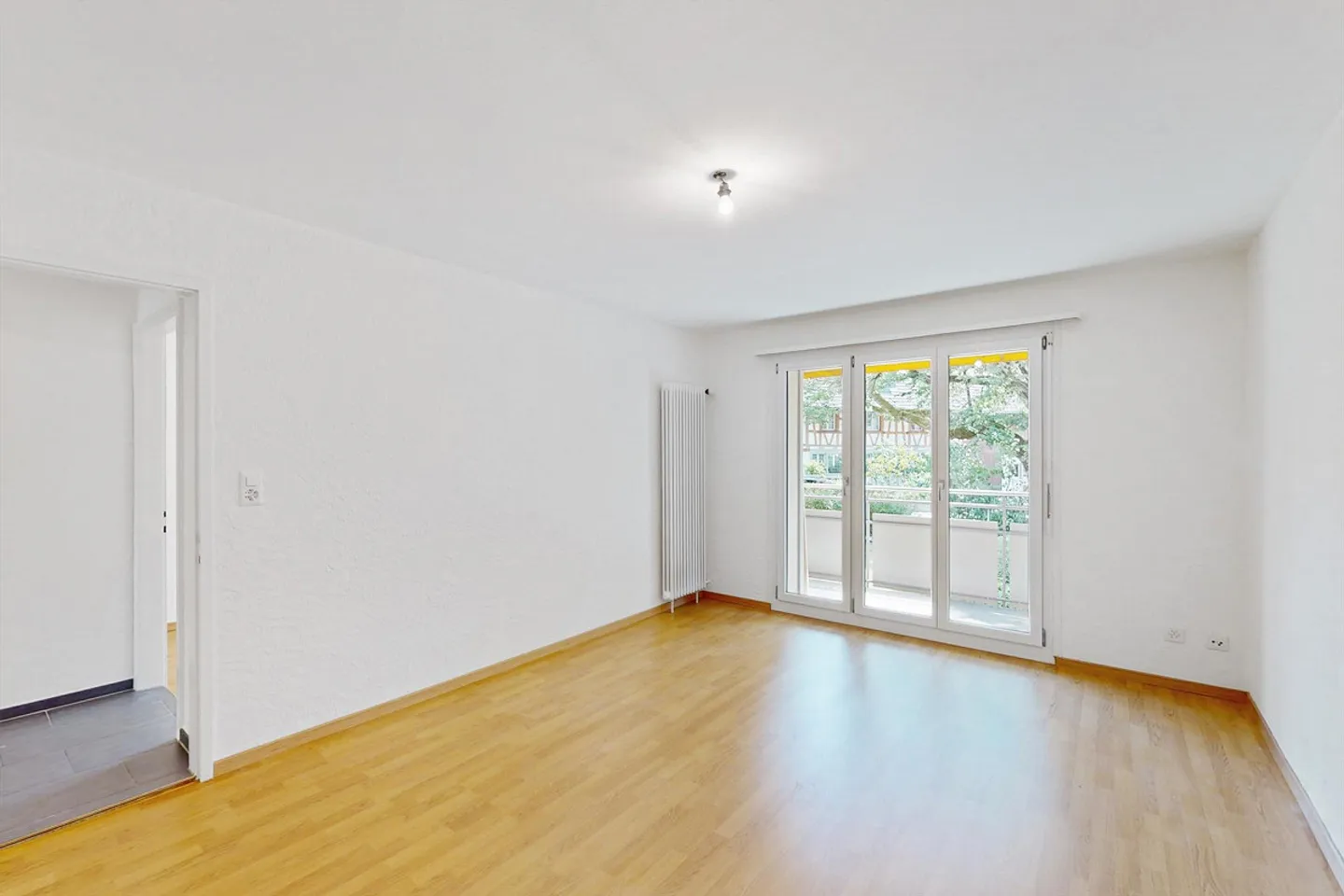 Central Living in Bassersdorf! - Photo 2 of 10