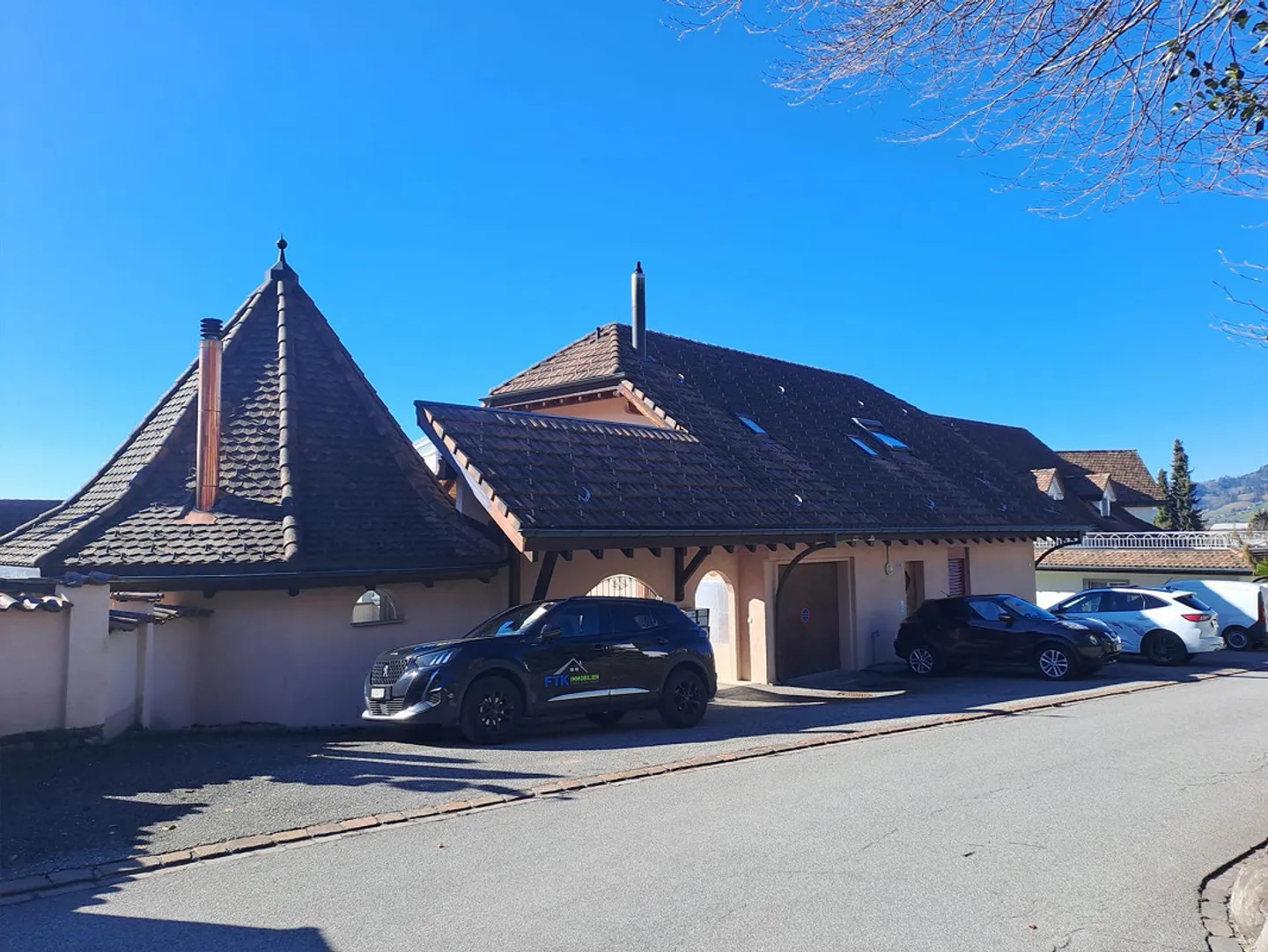 An Extraordinary Apartment - Photo 1 of 10