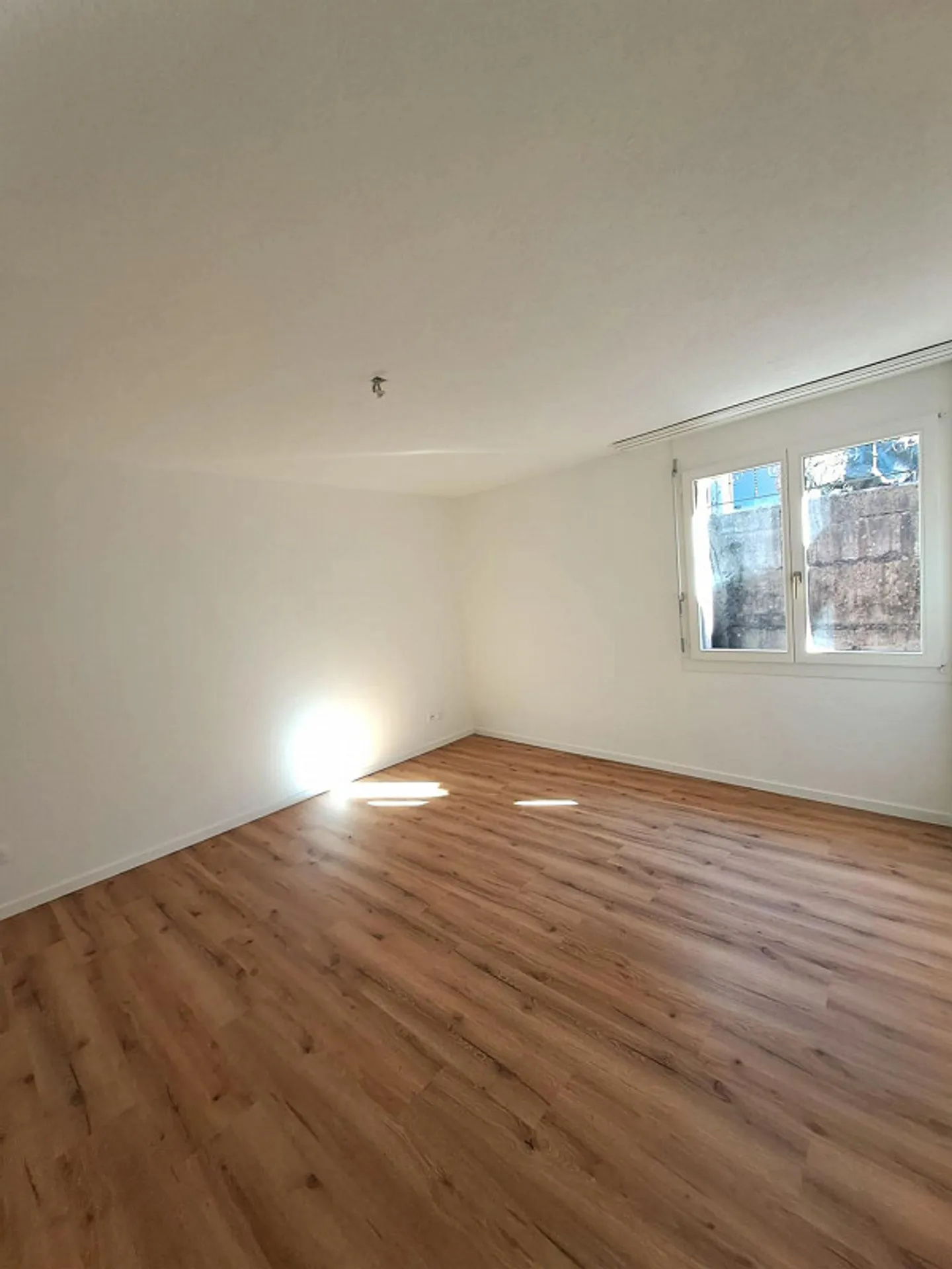 An Extraordinary Apartment - Photo 5 of 10