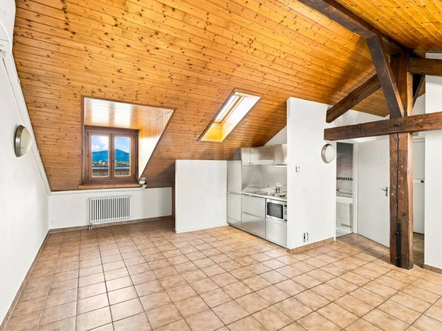 Spacious 3-Room Apartment - Photo 1 of 10