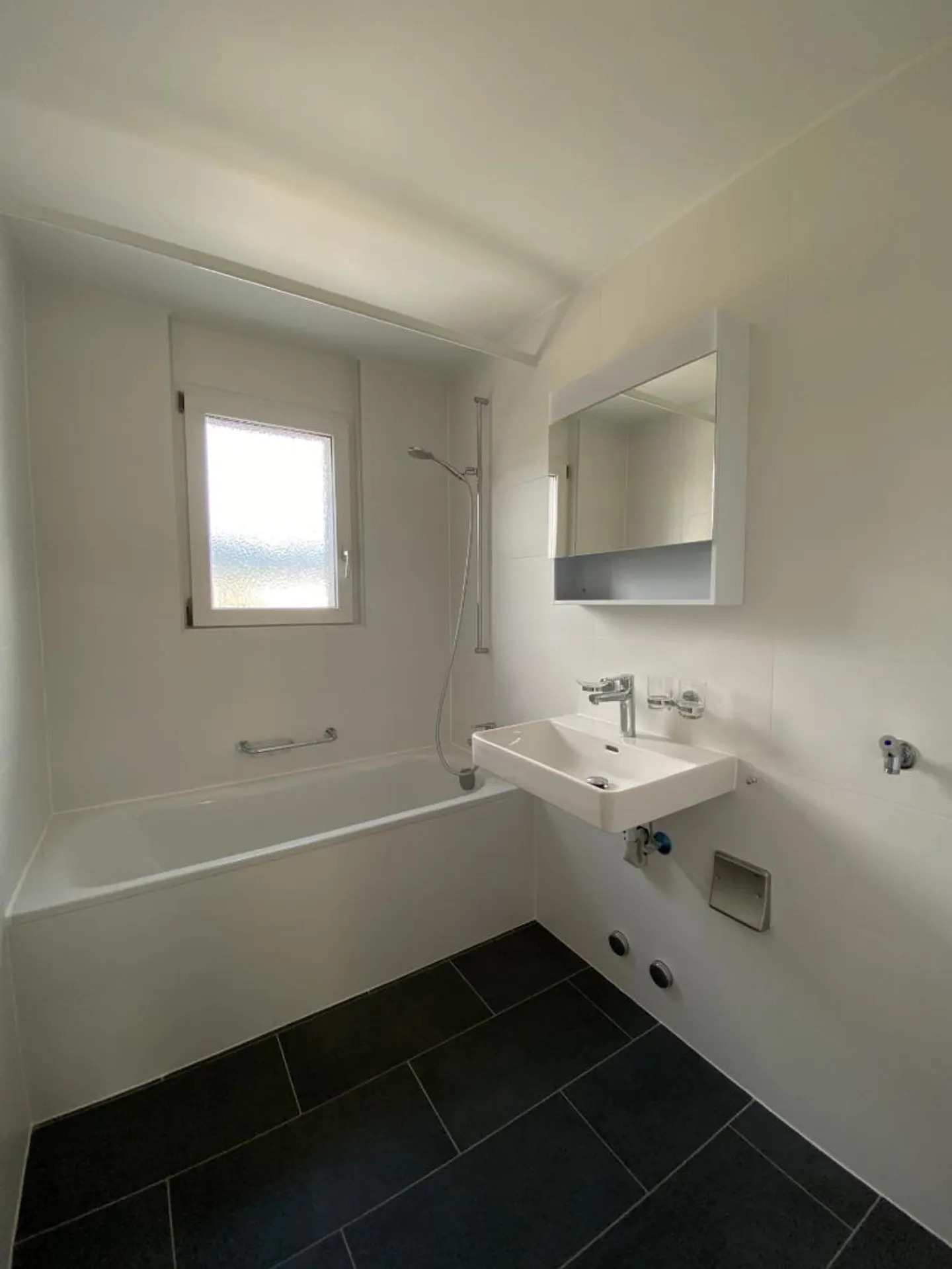 Appartement avec 4.5 pièces au 2ème étage - Photo 6 sur 8