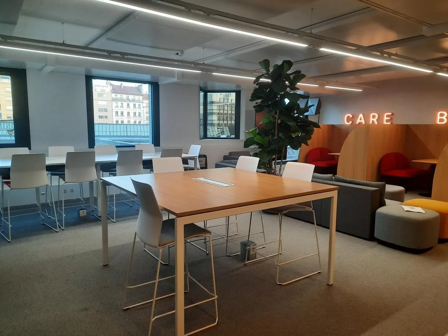 An open coworking office fully equipped for you and your team at Spaces Main Station - Photo 2 of 14