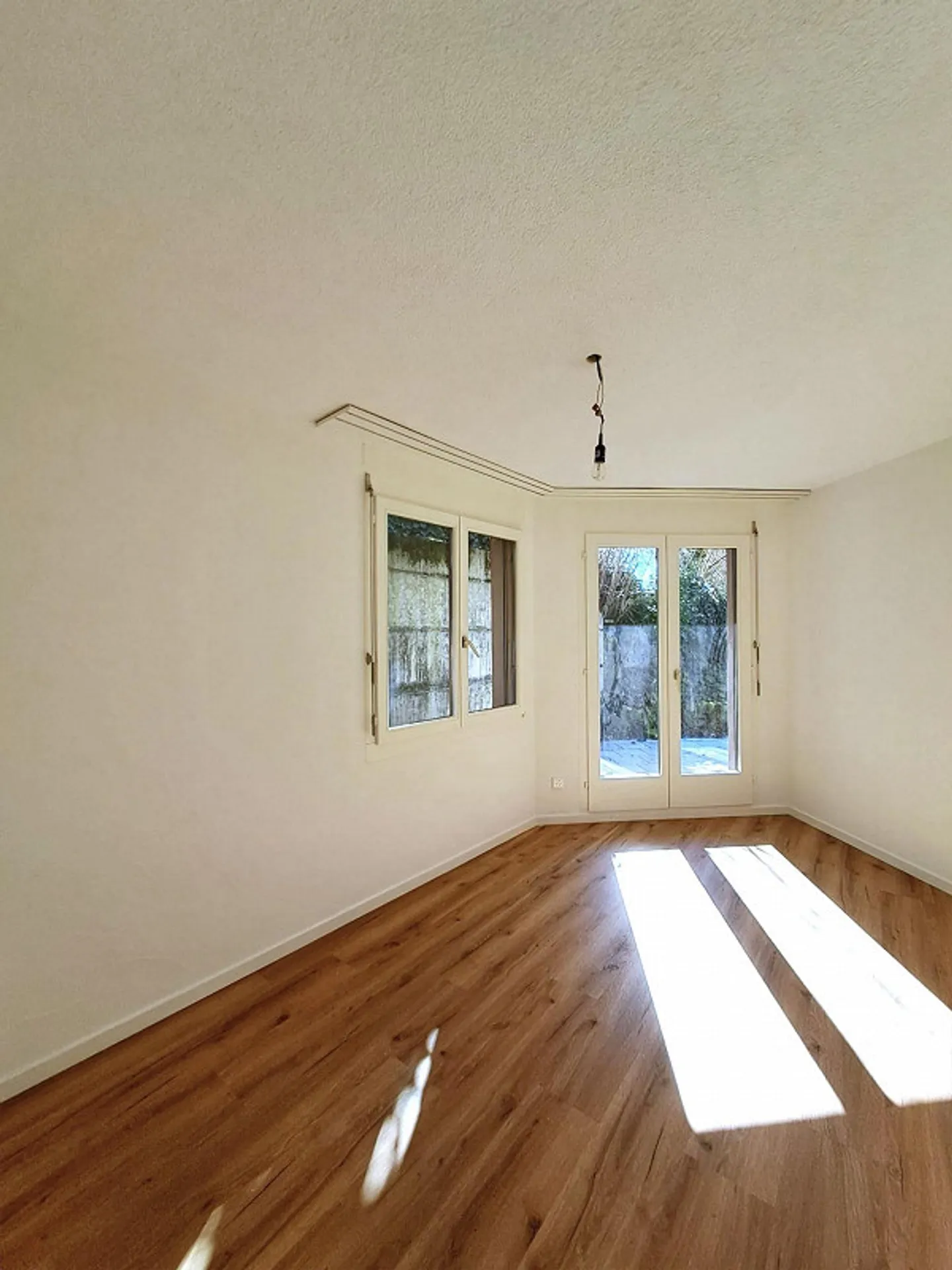 An Extraordinary Apartment - Photo 6 of 10