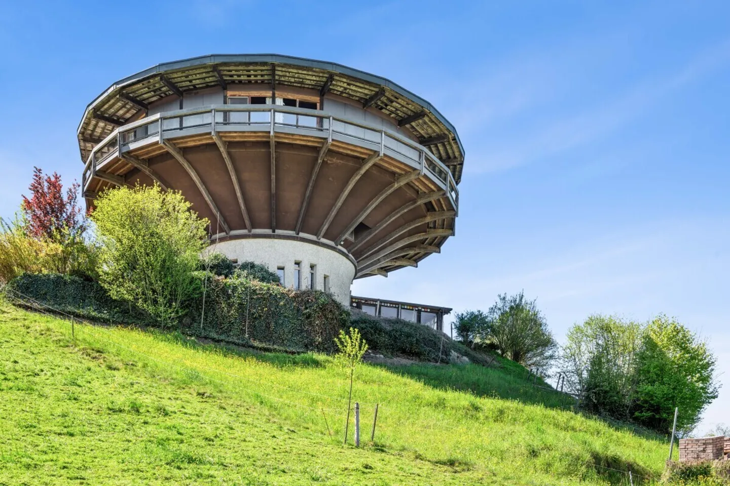 Vivere nella Casa Rotonda. Architettura, Natura e Tranquillità a Neuheim - Foto 3 di 12