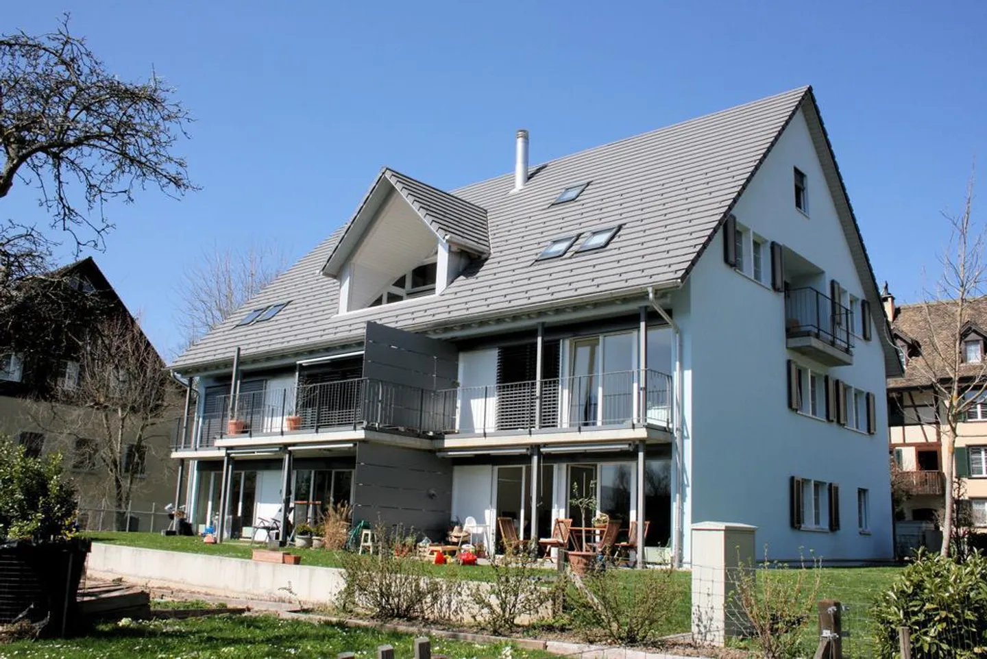 Exclusive 4.5-room maisonette apartment with gallery and lake view - Photo 1 of 8