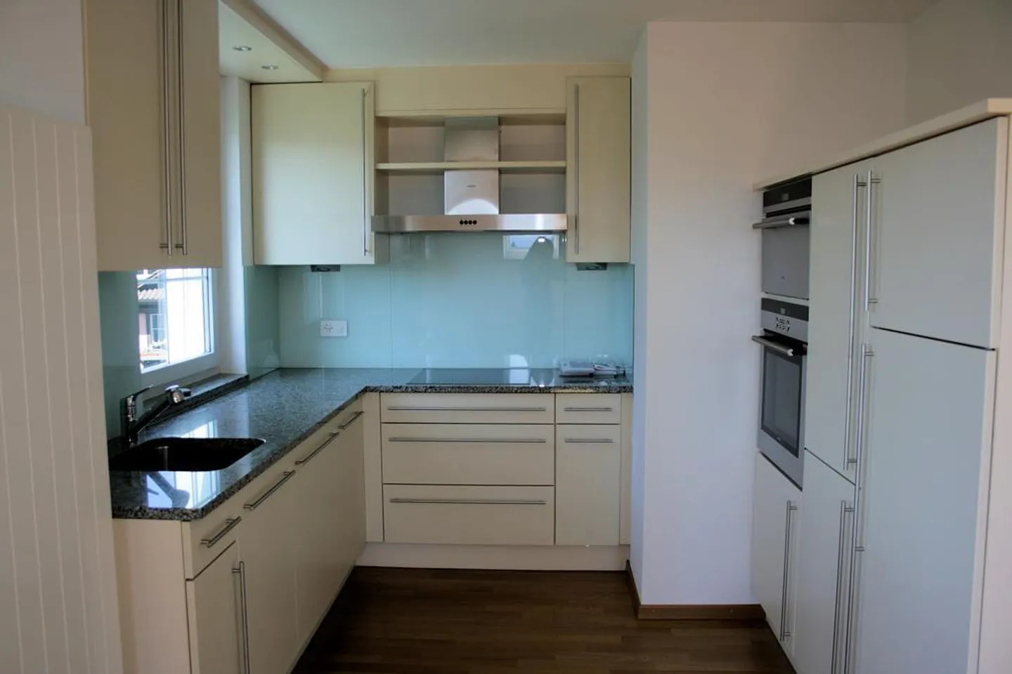 Exclusive 4.5-room maisonette apartment with gallery and lake view - Photo 2 of 8