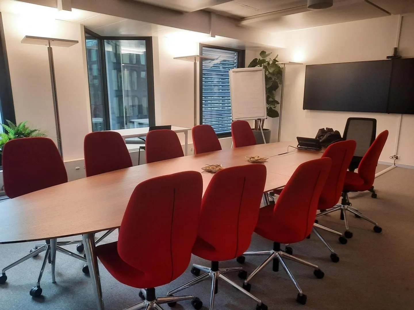 An open coworking office fully equipped for you and your team at Spaces Main Station - Photo 13 of 14