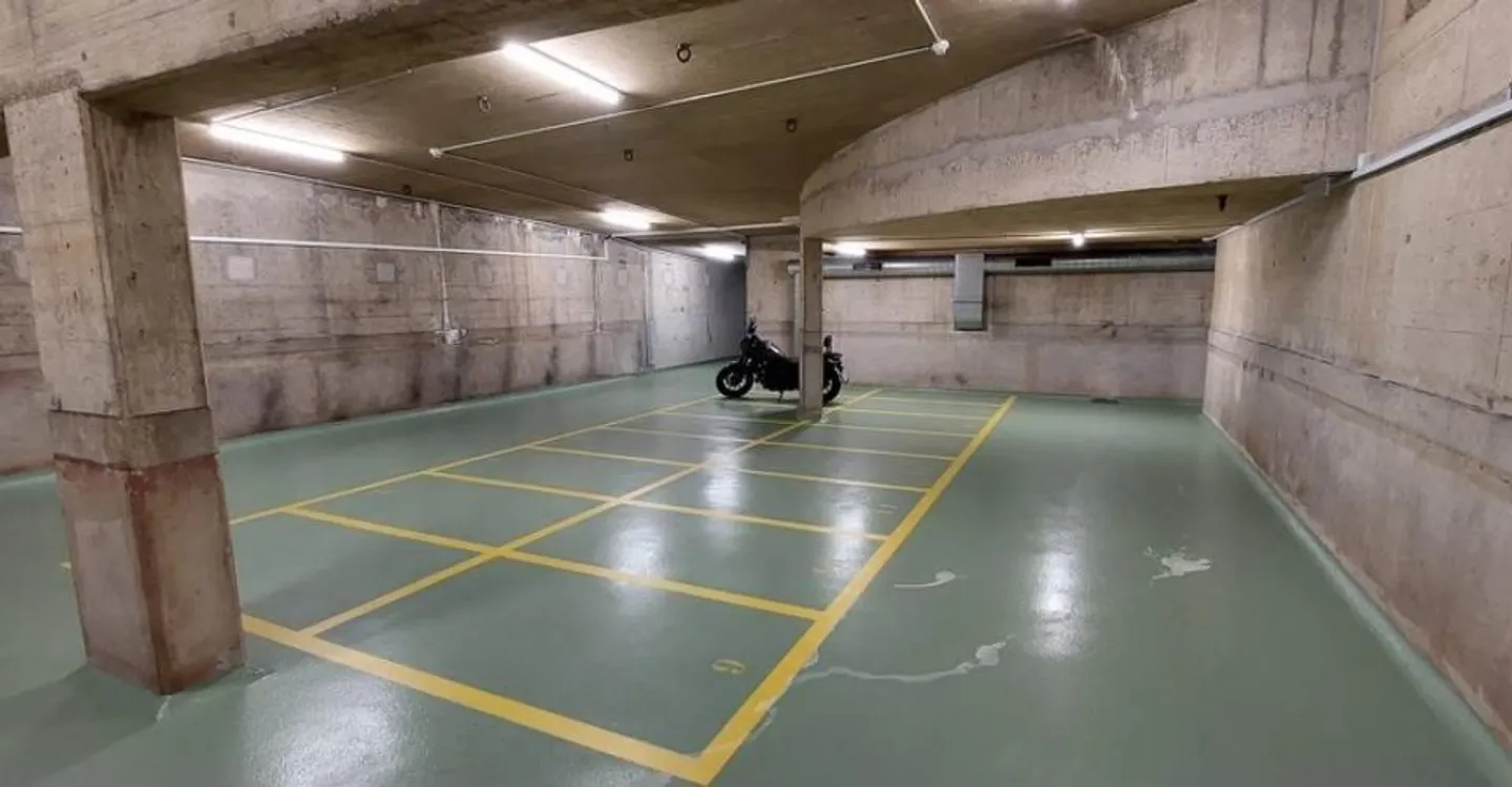 Parking intérieur pour moto à Vevey - Photo 2 sur 2