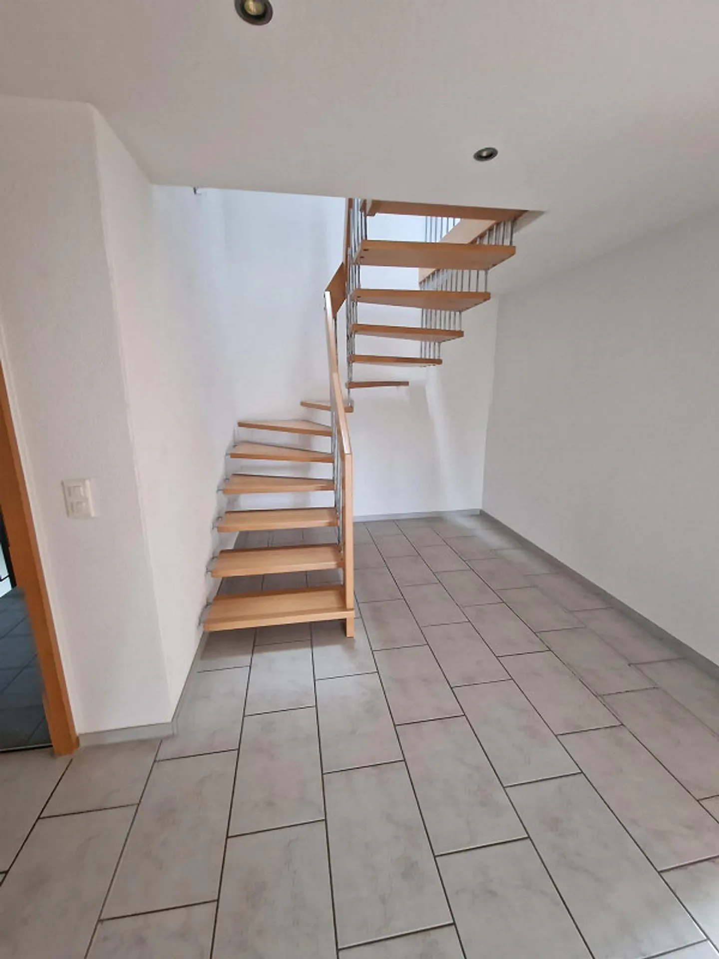 Appartamento tranquillo di 5,5 stanze nel verde - Foto 1 di 10