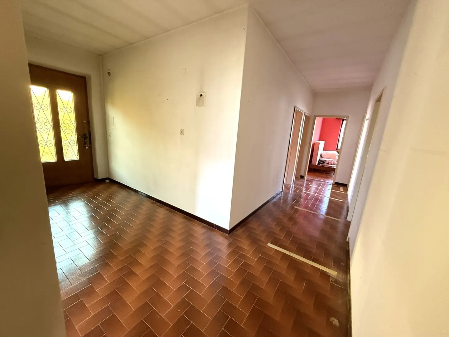 Haus mit 4,5 Zimmern + Grotte, verschiedene Indizes verfügbar - Foto 9 von 20