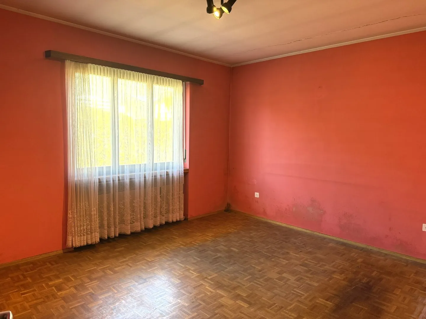 Haus mit 4,5 Zimmern + Grotte, verschiedene Indizes verfügbar - Foto 13 von 20