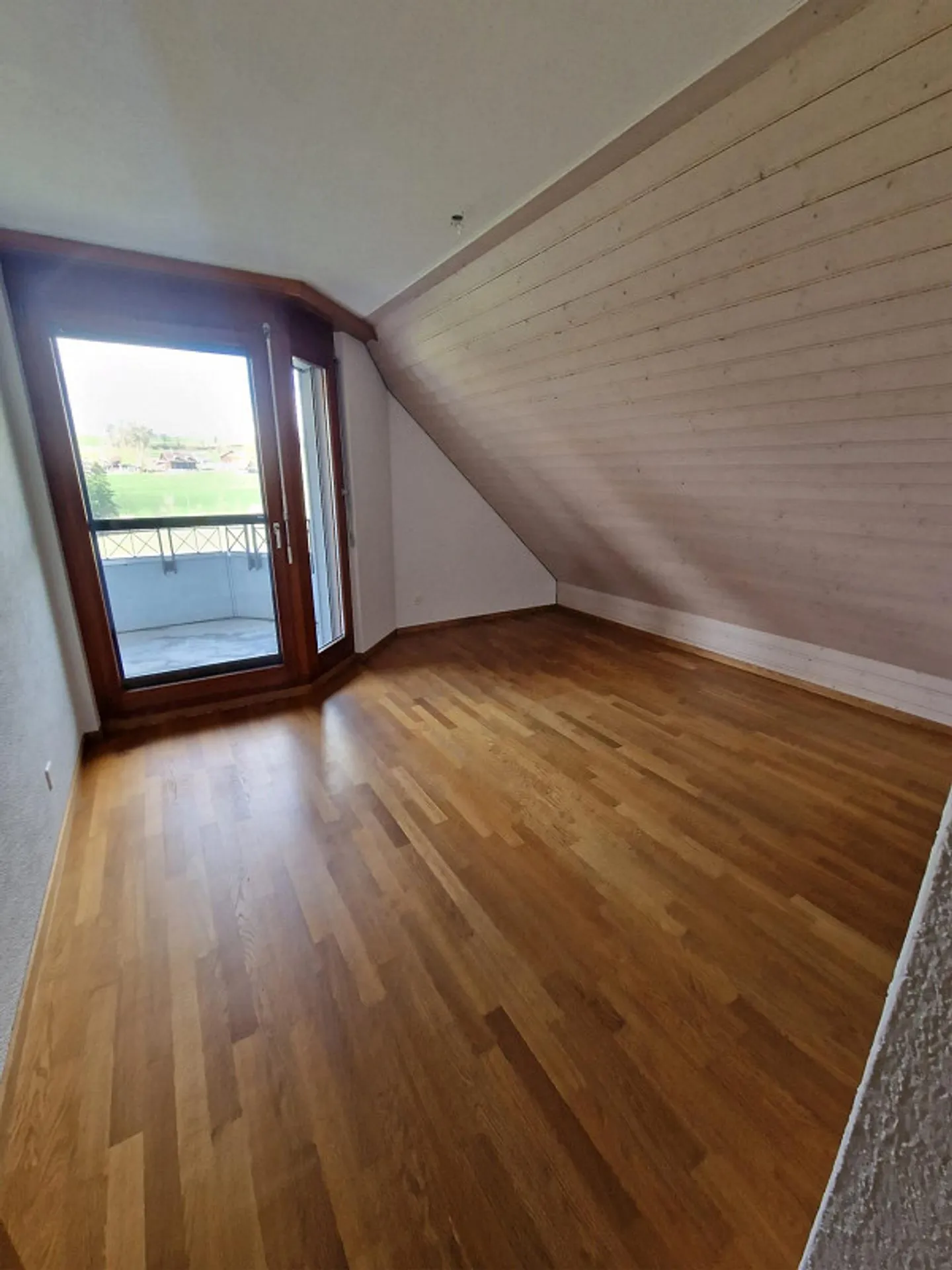 Appartamento tranquillo di 5,5 stanze nel verde - Foto 2 di 10