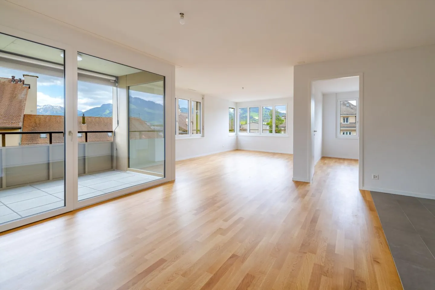 Nouvelle construction ! Magnifique appartement de 3,5 pièces au cœur de Bulle - Photo 2 sur 8