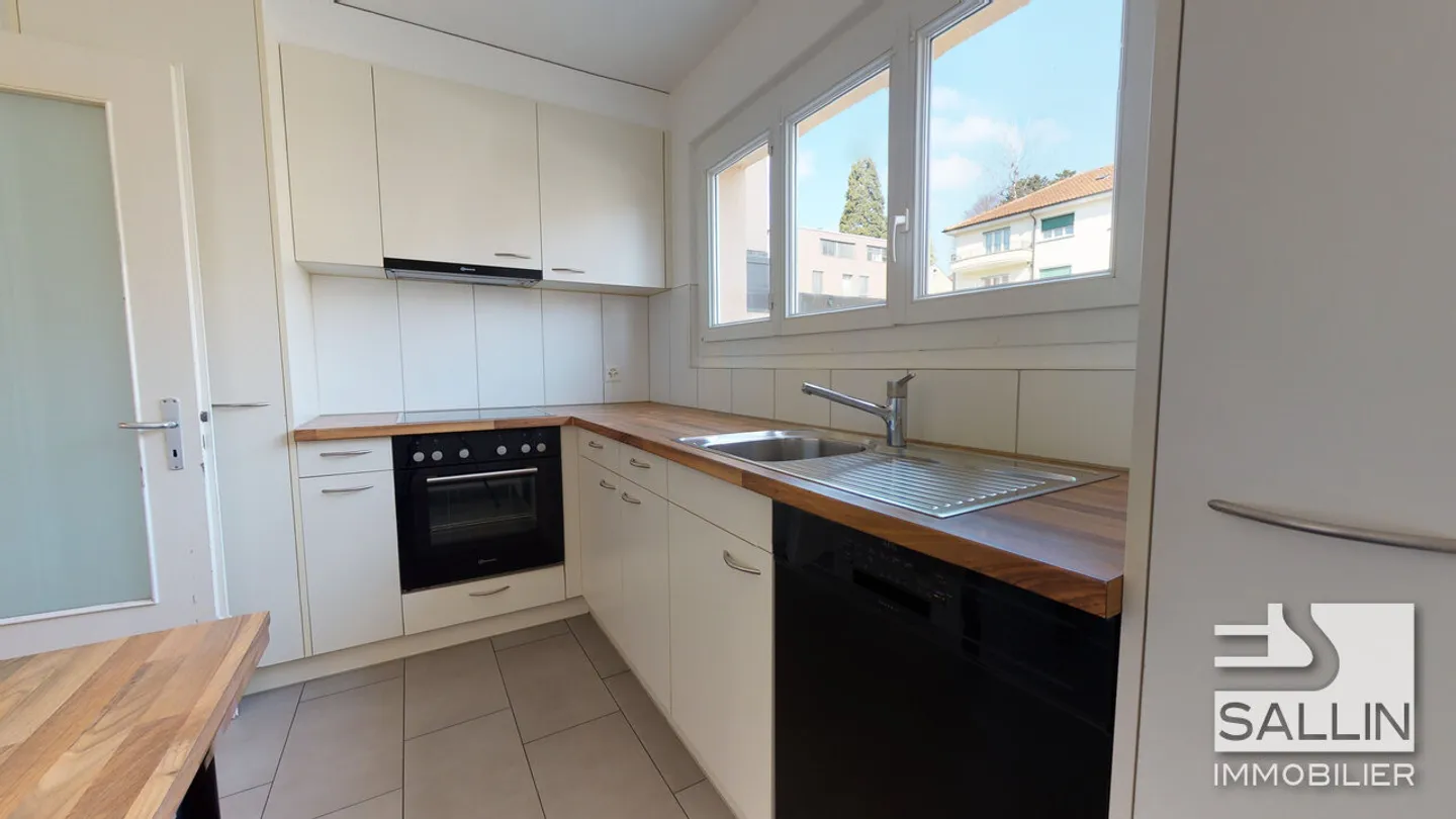 Apartment with 5½ rooms in the Beaumont district - Photo 2 of 13