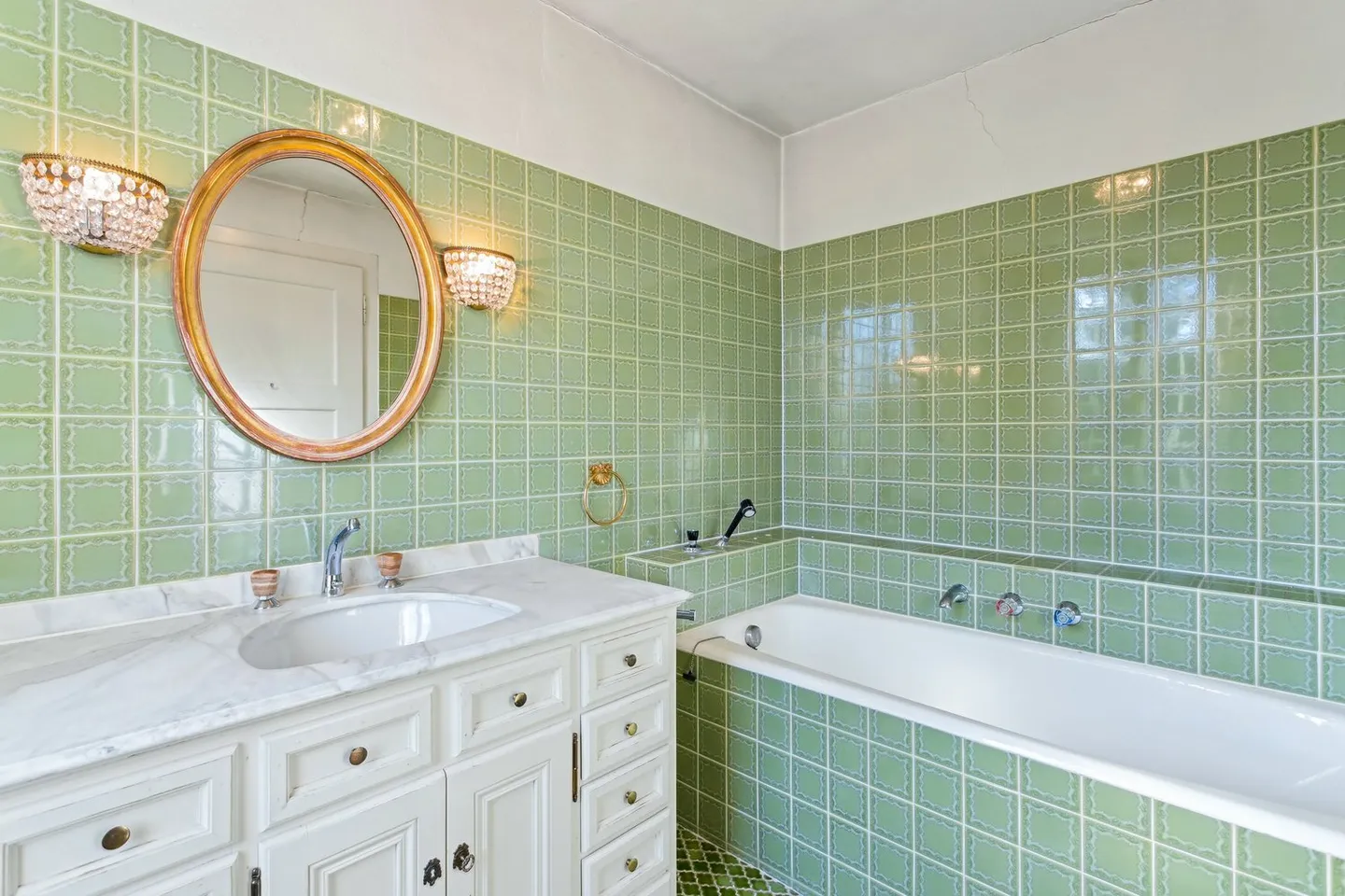 Charming Multi-Family House with Pool in Konolfingen - Photo 12 of 17