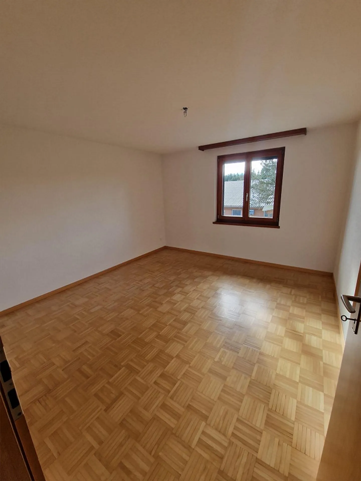 Appartamento tranquillo di 5,5 stanze nel verde - Foto 3 di 10