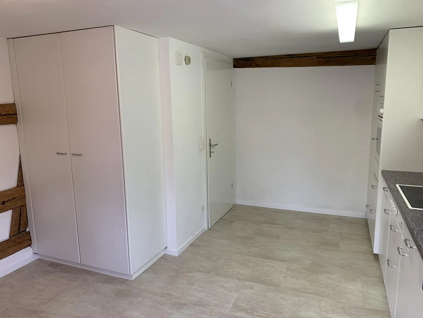 Grosszügige und heimelige 2.5-Zimmerwohnung mit grossem Balkon - Foto 8 von 21
