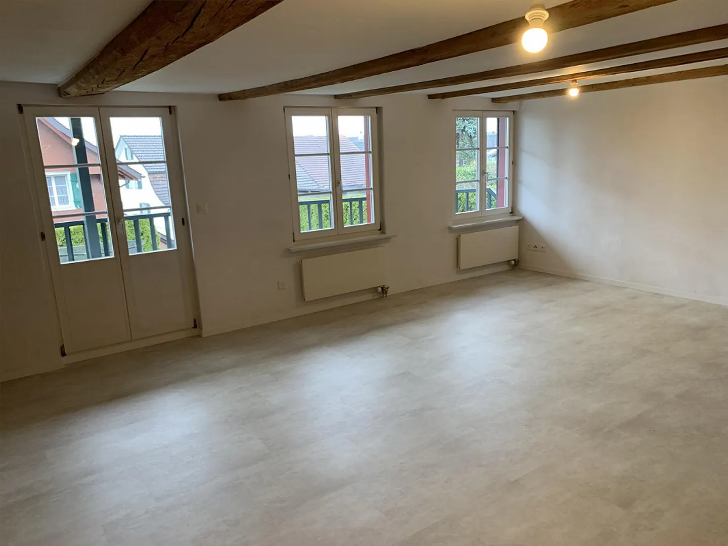Grosszügige und heimelige 2.5-Zimmerwohnung mit grossem Balkon - Foto 3 von 21