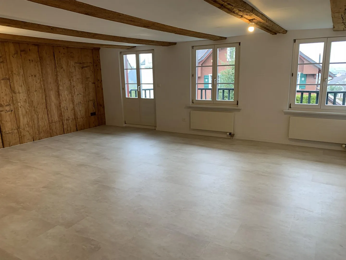 Grosszügige und heimelige 2.5-Zimmerwohnung mit grossem Balkon - Foto 4 von 21