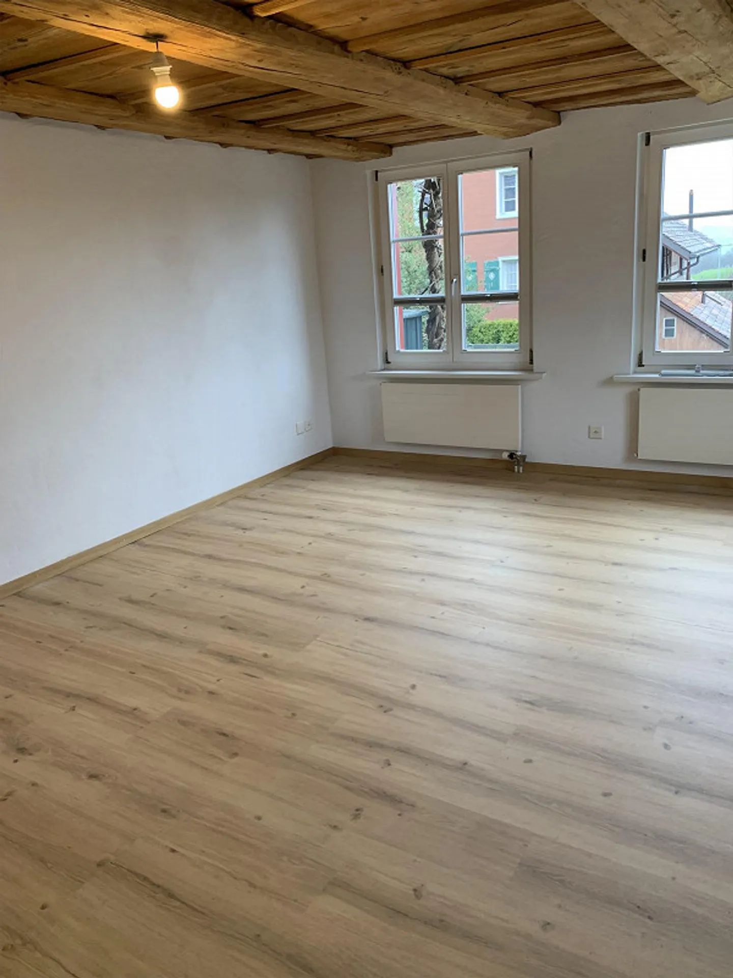 Grosszügige und heimelige 2.5-Zimmerwohnung mit grossem Balkon - Foto 13 von 21