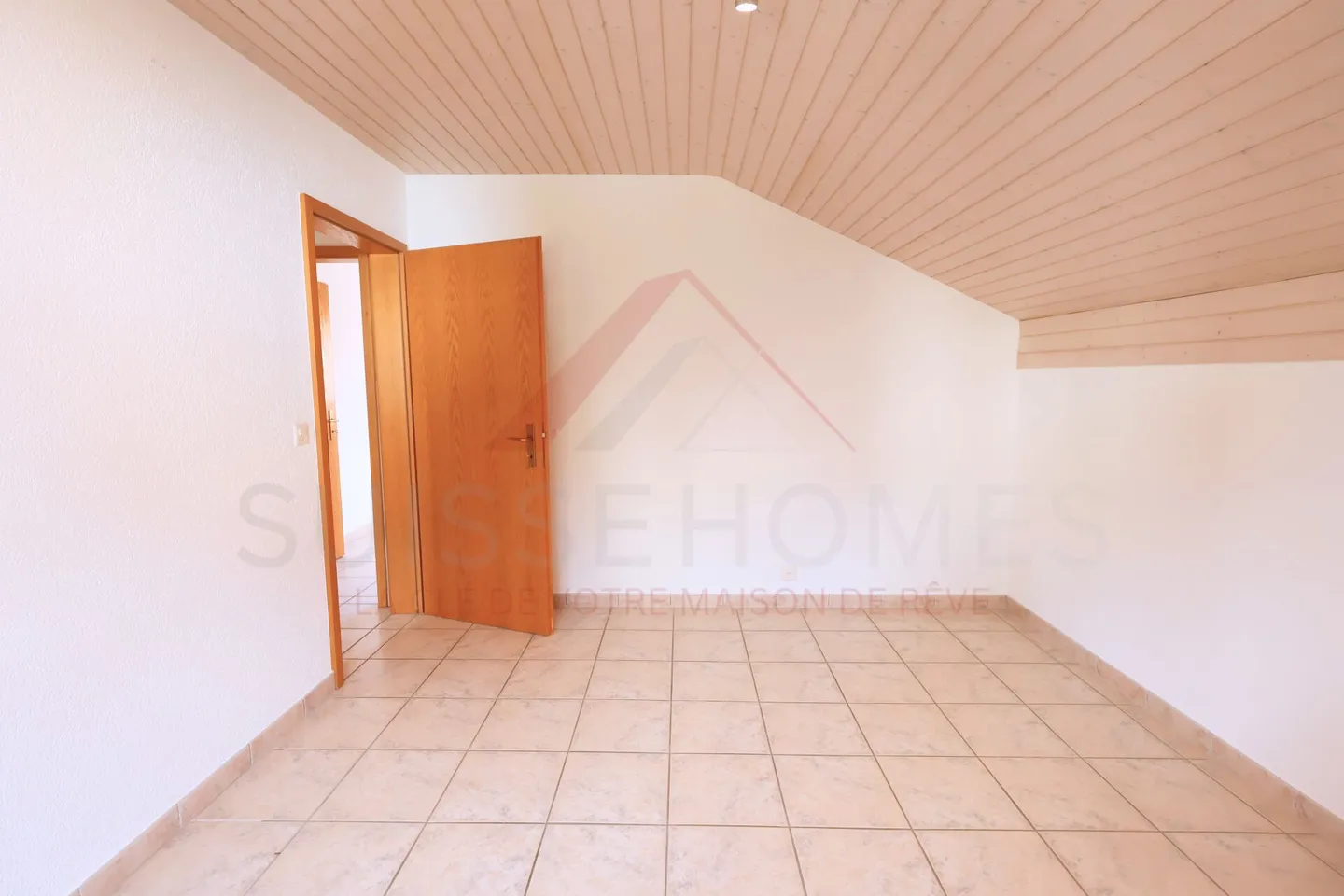 Rare opportunity in Vicques: family house of 151 m² with garden, terraces and Nordic bath - Photo 14 of 22