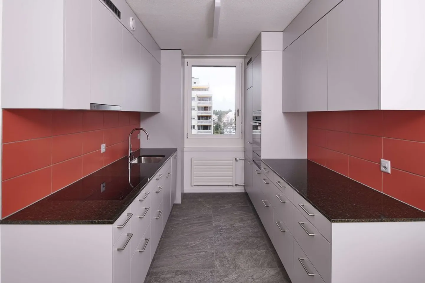 Wohnung 3.5 Zimmer im 12. Stock zu vermieten! - Foto 2 von 7