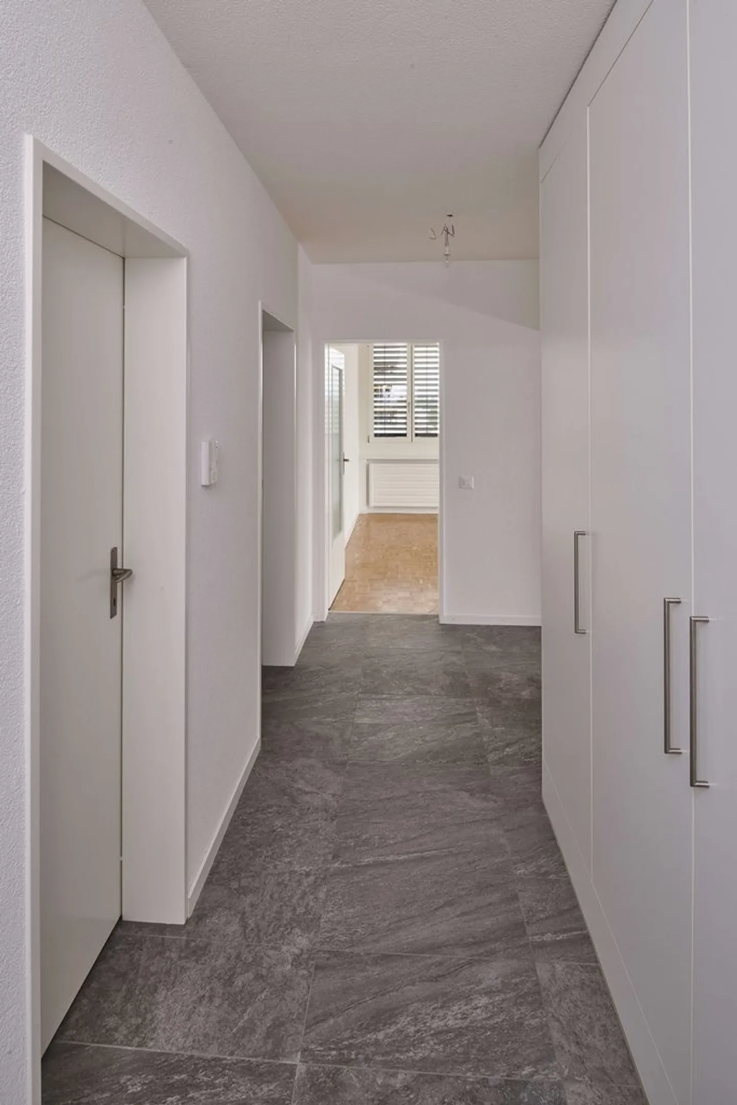 Wohnung 3.5 Zimmer im 12. Stock zu vermieten! - Foto 5 von 7