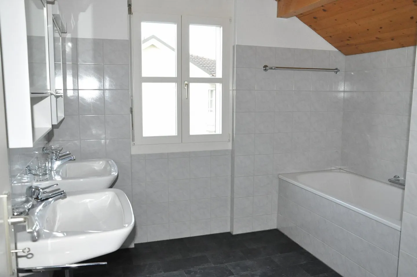 Beautiful, cozy 4½ room attic apartment with balcony ... - Photo 9 of 13