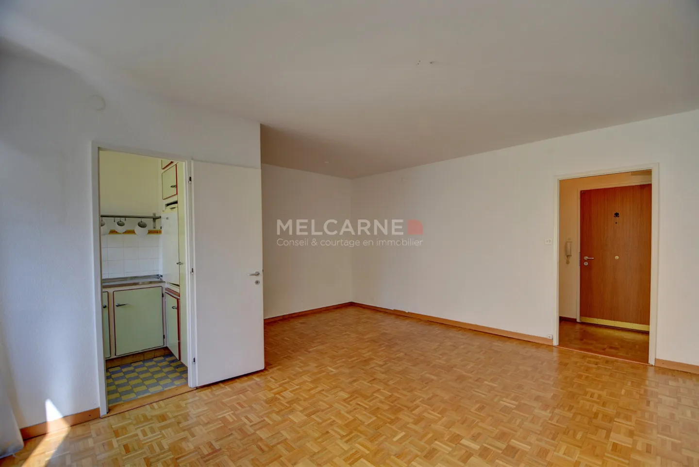 1.5 Room Apartment - Photo 2 of 2