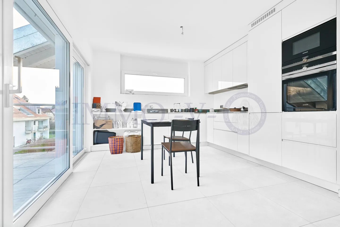 CONTEMPORAIN ET SPACIEUX EN ATTIQUE AVEC LOGGIA - Photo 3 sur 6