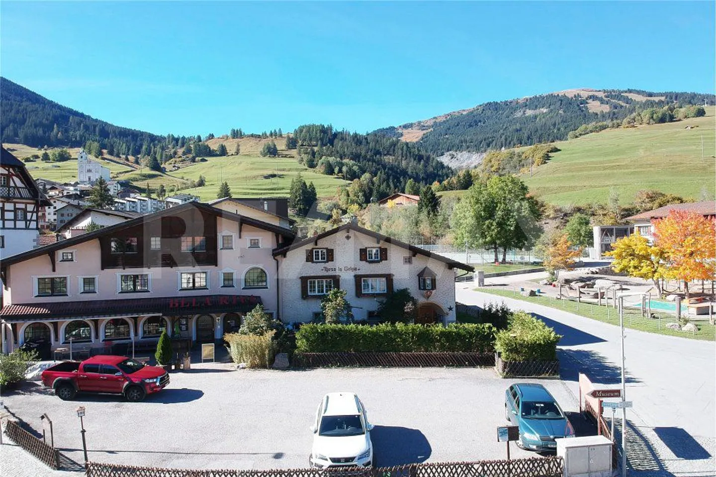 Incantevole casa unifamiliare - nel cuore del mondo montano grigionese - Foto 4 di 10