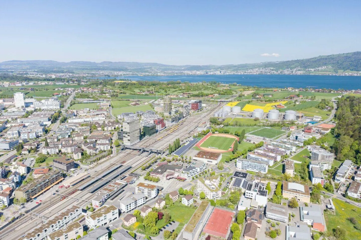 Giardino alto Aglaya, area Suurstoffi a Rotkreuz: Un luogo di lavoro che ispira - Foto 6 di 10