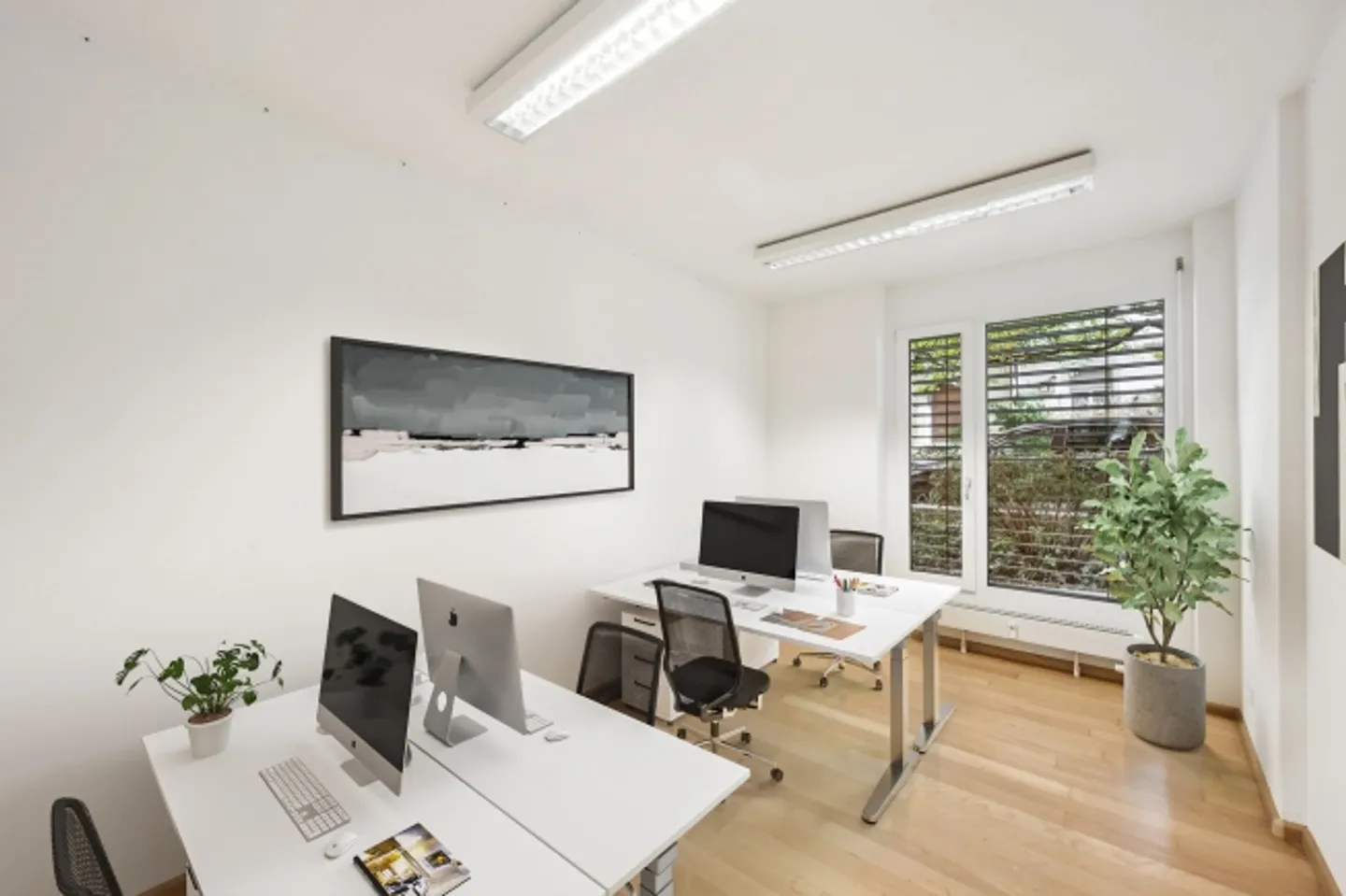 Spazio commerciale luminoso e versatile in una posizione centrale - Foto 9 di 10