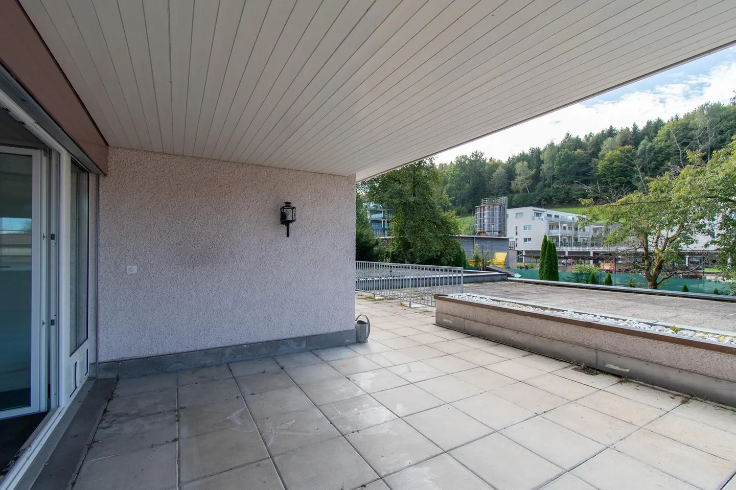 Ampio appartamento di 5,5 stanze con terrazza - Foto 5 di 13