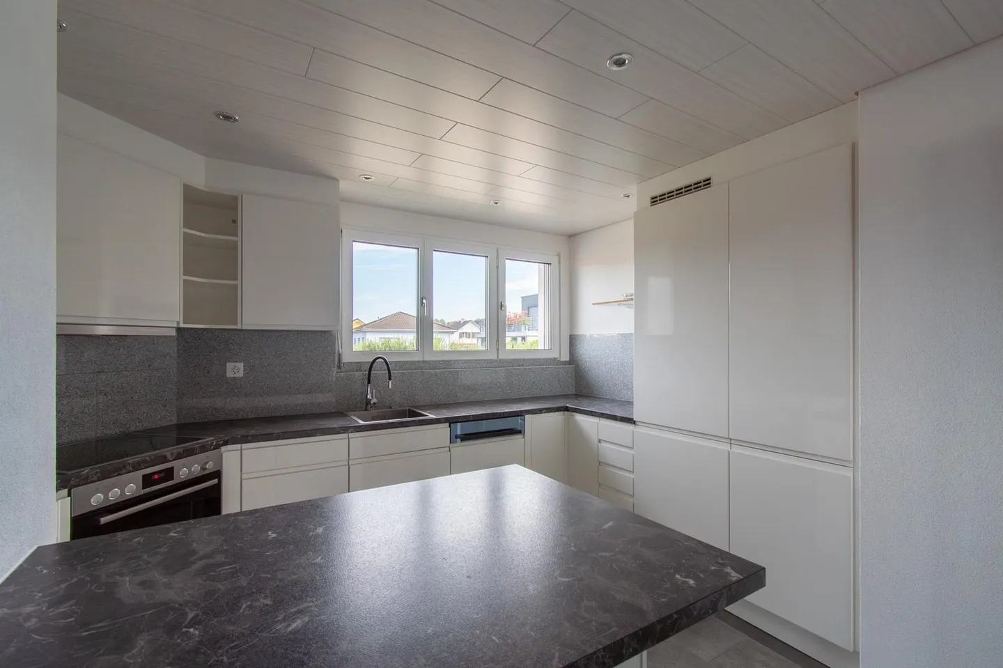 Ampio appartamento di 5,5 stanze con terrazza - Foto 6 di 13