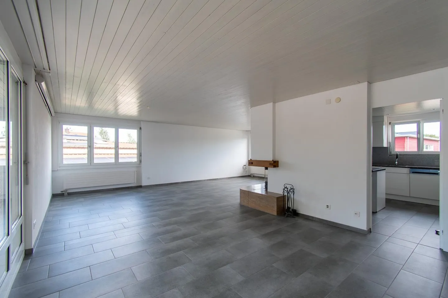 Ampio appartamento di 5,5 stanze con terrazza - Foto 3 di 13