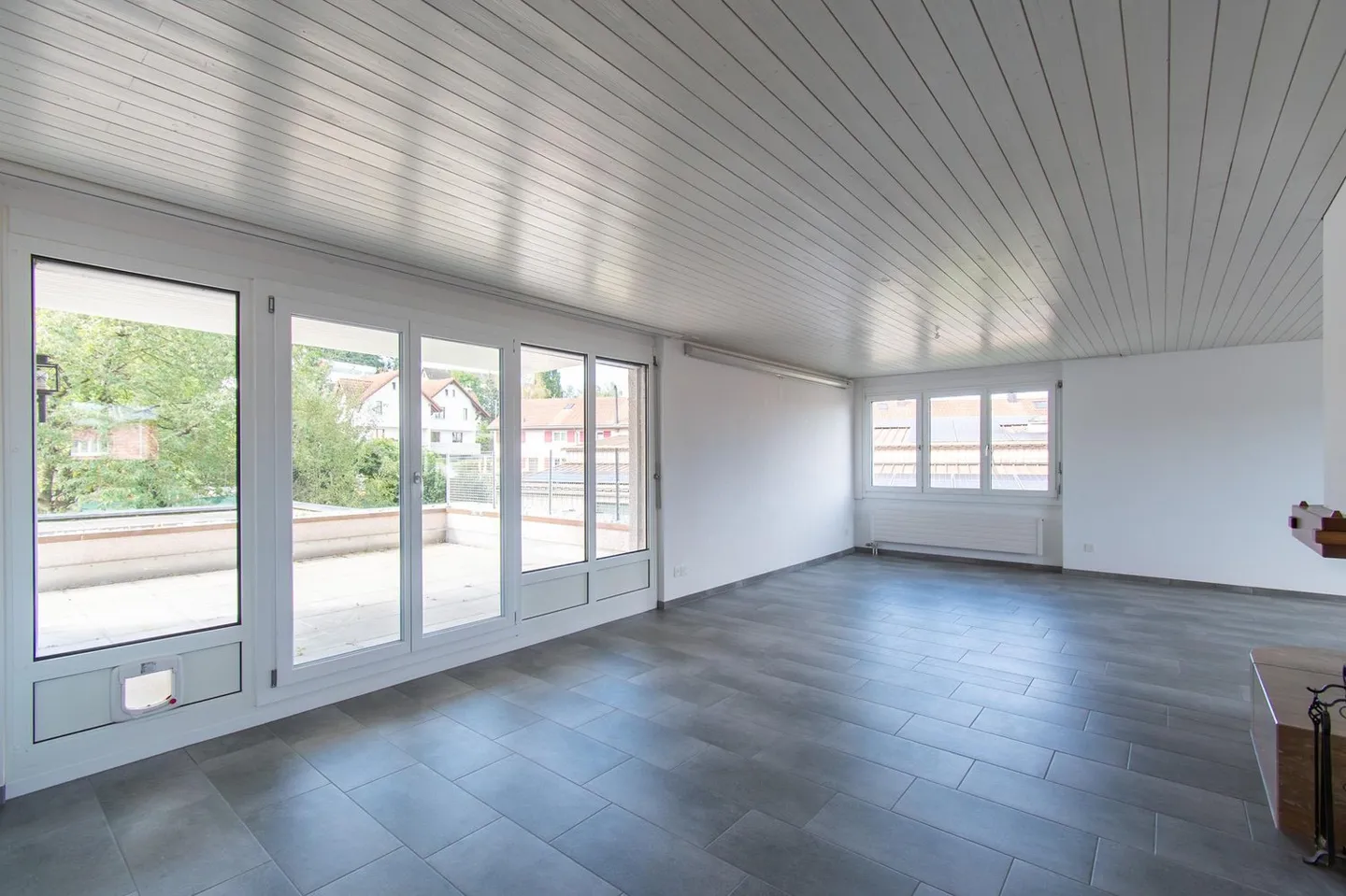 Ampio appartamento di 5,5 stanze con terrazza - Foto 4 di 13