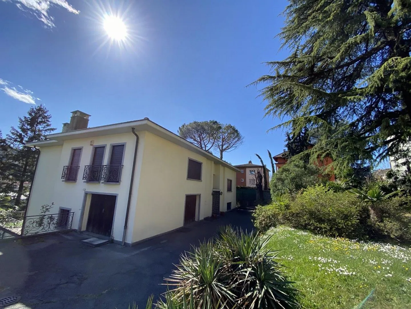 Importante villa con piscina - un vero affare! - Foto 4 di 13