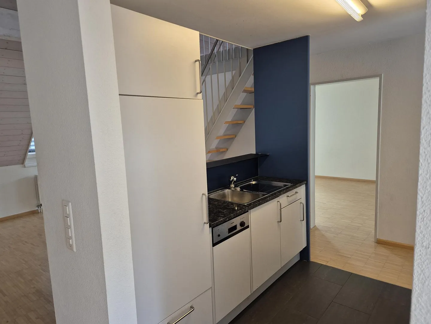 Appartement en duplex moderne de 3,5 pièces avec jardin d'hiver + galerie - Photo 3 sur 16