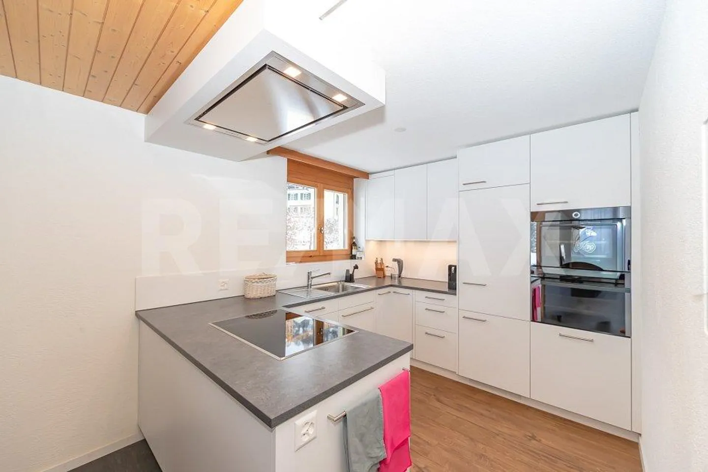 3.5 Room Garden Apartment in a Quiet Central Location - Photo 1 of 13