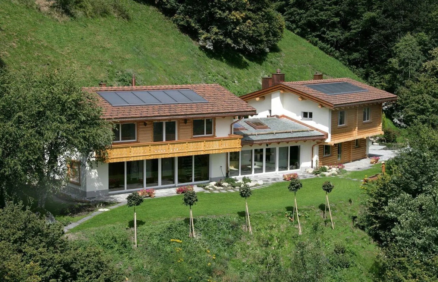 Exclusive Retreat Oasis in Klosters - Alpine Villa with Style - Photo 1 of 12