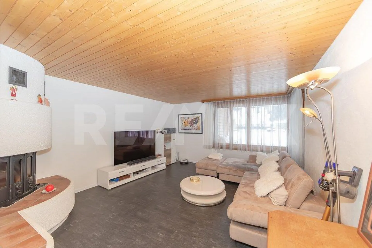 3.5 Room Garden Apartment in a Quiet Central Location - Photo 5 of 13