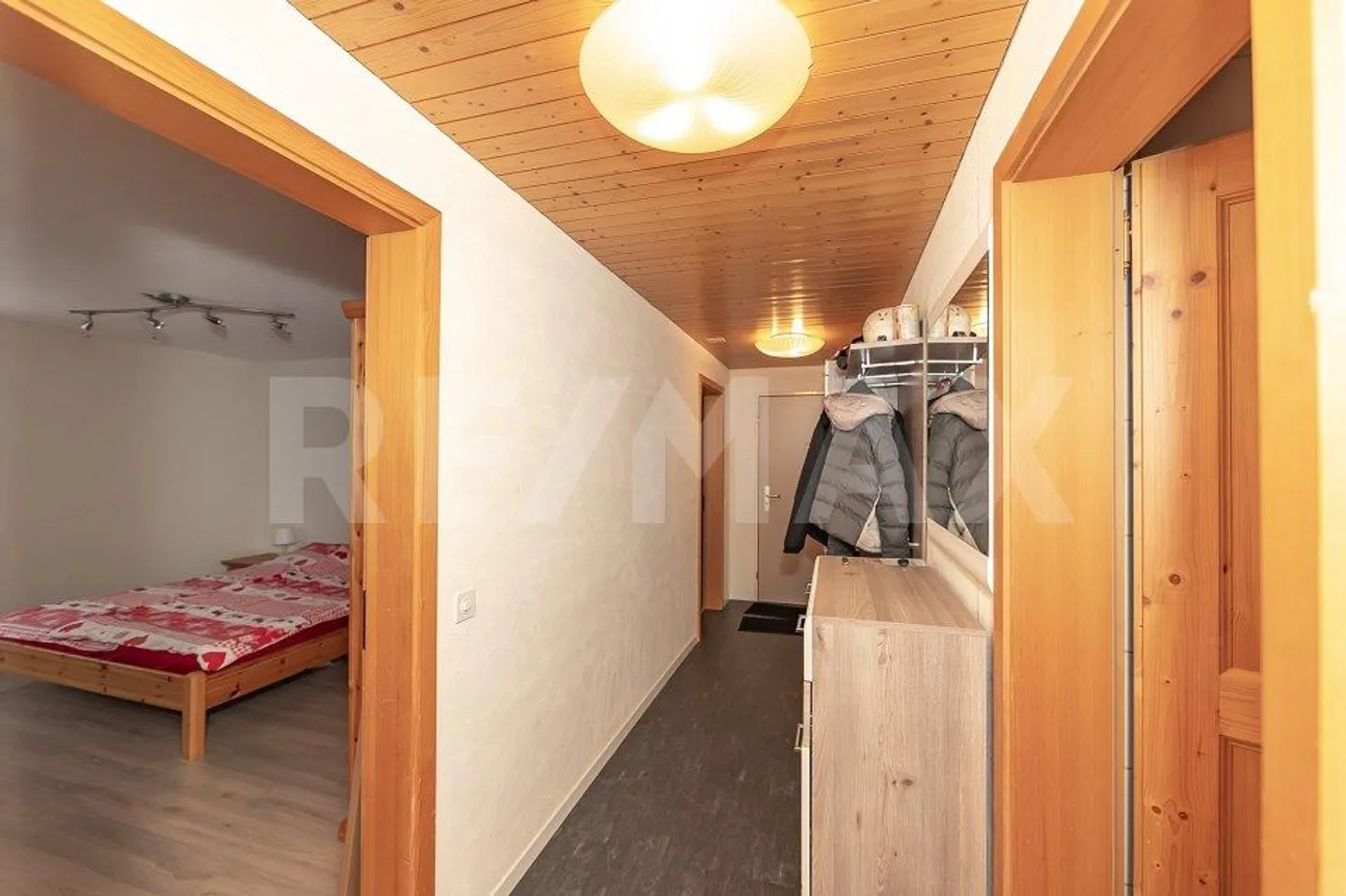 3.5 Room Garden Apartment in a Quiet Central Location - Photo 7 of 13