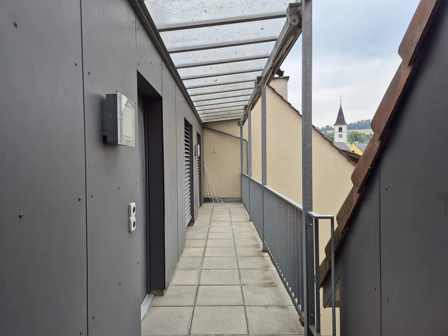 Appartement en duplex moderne de 3,5 pièces avec jardin d'hiver + galerie - Photo 11 sur 16
