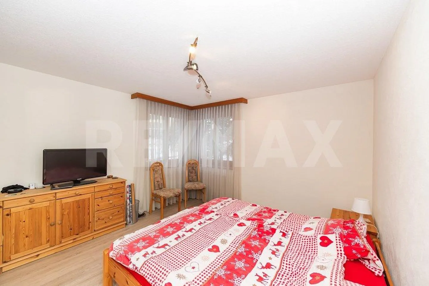 3.5 Room Garden Apartment in a Quiet Central Location - Photo 8 of 13