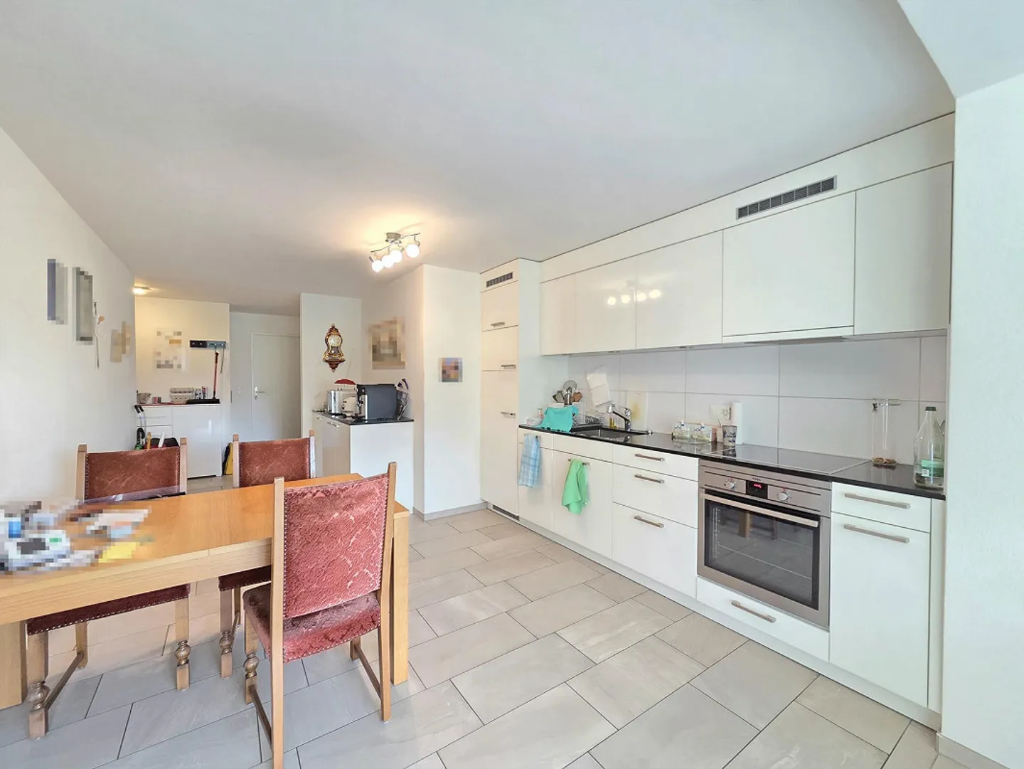 Appartement spacieux et lumineux de 4,5 pièces avec vue sur la verdure - Photo 3 sur 14