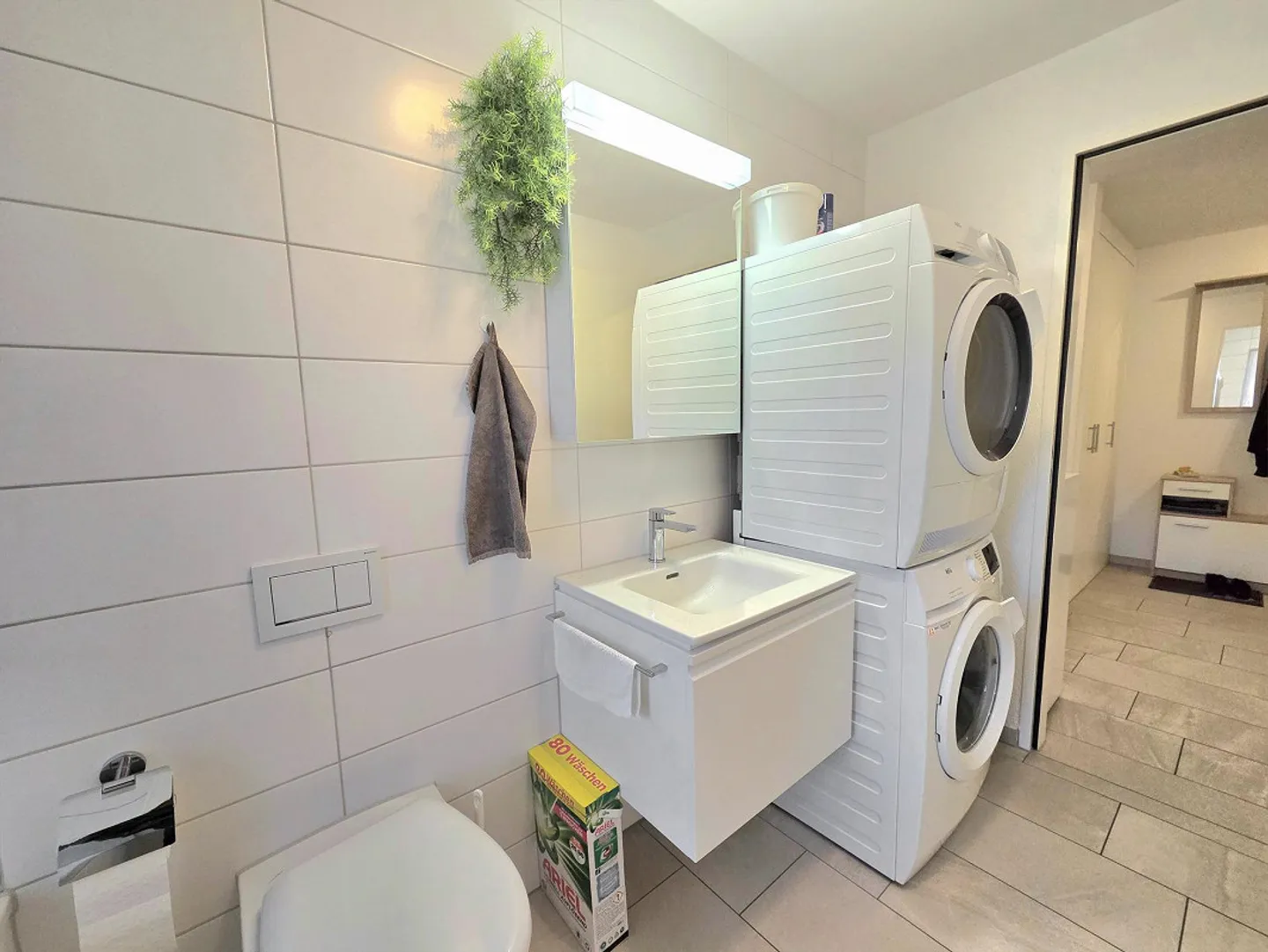 Appartement spacieux et lumineux de 4,5 pièces avec vue sur la verdure - Photo 10 sur 14